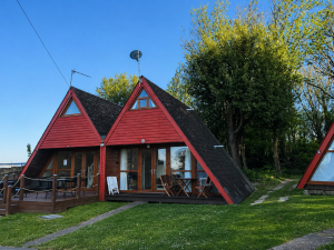 KINGSDOWN - GUIDE PRICE: £115,000