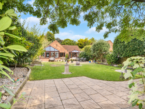 KINGSDOWN - GUIDE PRICE: GUIDE PRICE: £725,000