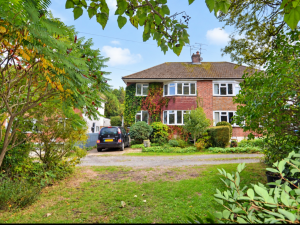 KINGSDOWN - GUIDE PRICE: £425,000